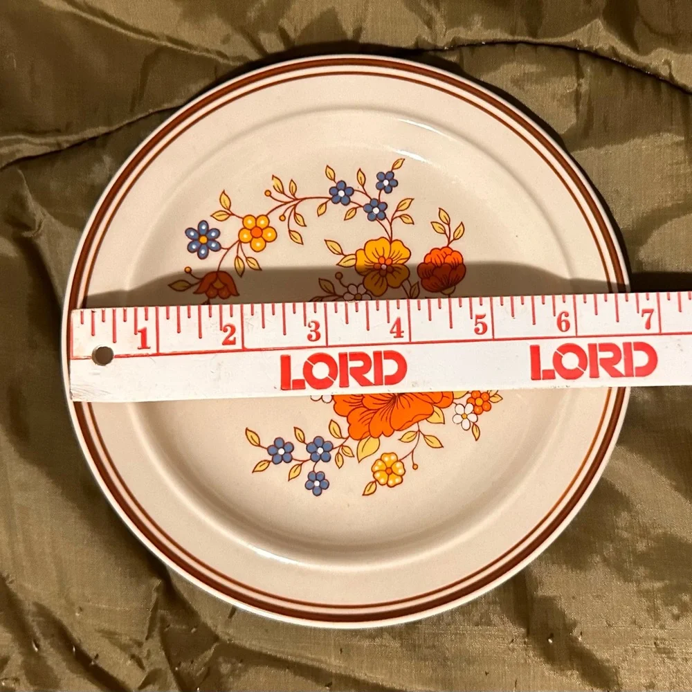 Vintage 1970’s Summer Garden by Excel Linda 7 inch plate with flowers - Picture 3 of 5